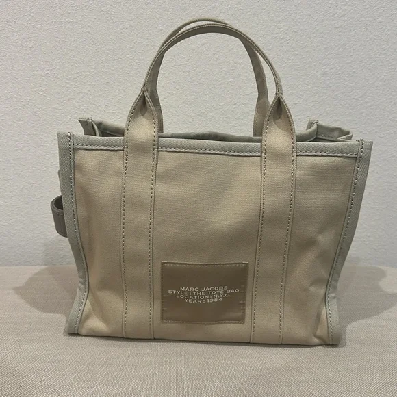 Marc Jacobs The Tote Bag | Like New! - Picture 2 of 8